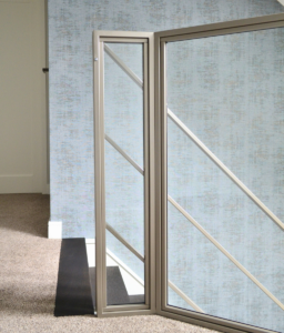 Grijzen balustrade met glas op maat Hedel