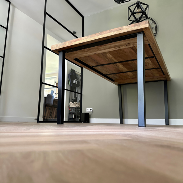 Stalen tafelonderstel op maat