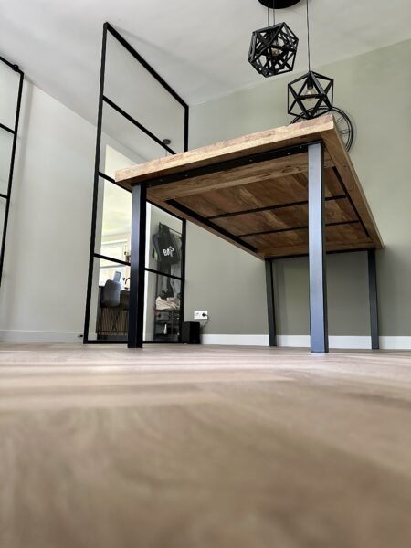 Stalen onderstel, eetkamer tafel, op maat, VO Design, Den Bosch